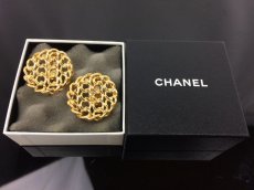 Photo5: Auth CHANEL Gold Tone Earrings 7F130280m (5)