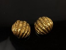 Photo2: Auth CHANEL Gold Tone CC Logos Clip-On  Earrings 7i130310m (2)