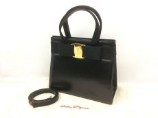 Photo1: Auth Salvatore Ferragamo Leather Hand Bag Black 7K280290r (1)