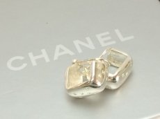 Photo2: Auth CHANEL Silver Tone  Clip-on Earring  8E120130m (2)