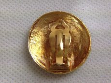 Photo3: Authentic CHANEL Gold Tone Clip-on Earring Vintage 5I010290# (3)