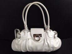 Photo1: Auth SALVATORE FERRAGAMO Gancini White Leather Shoulder Bag 5E112550# (1)