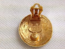 Photo4: Authentic CHANEL Gold Tone Clip-on Earring Vintage 5I010290# (4)