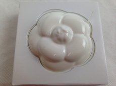 Photo2: Auth CHANEL Camellia Ceramic Paperweight White novelty aroma stand 5J285270# (2)