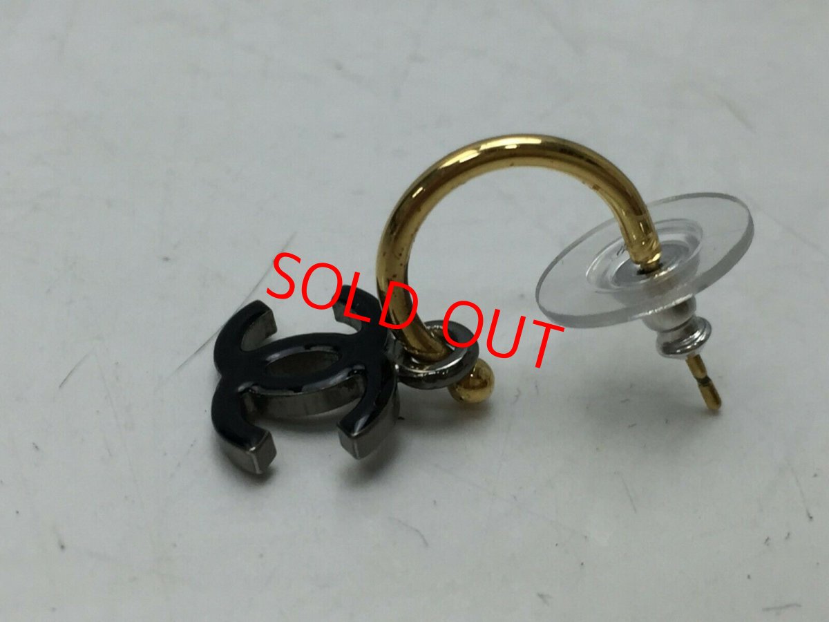 Photo4: Auth CHANEL Black Plastic CC logo Piercing Earrings 9F180070h (4)