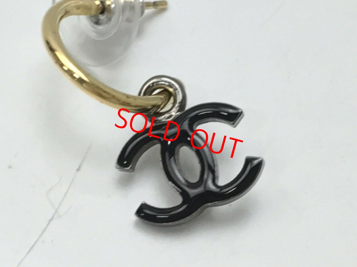 Photo6: Auth CHANEL Black Plastic CC logo Piercing Earrings 9F180070h (6)