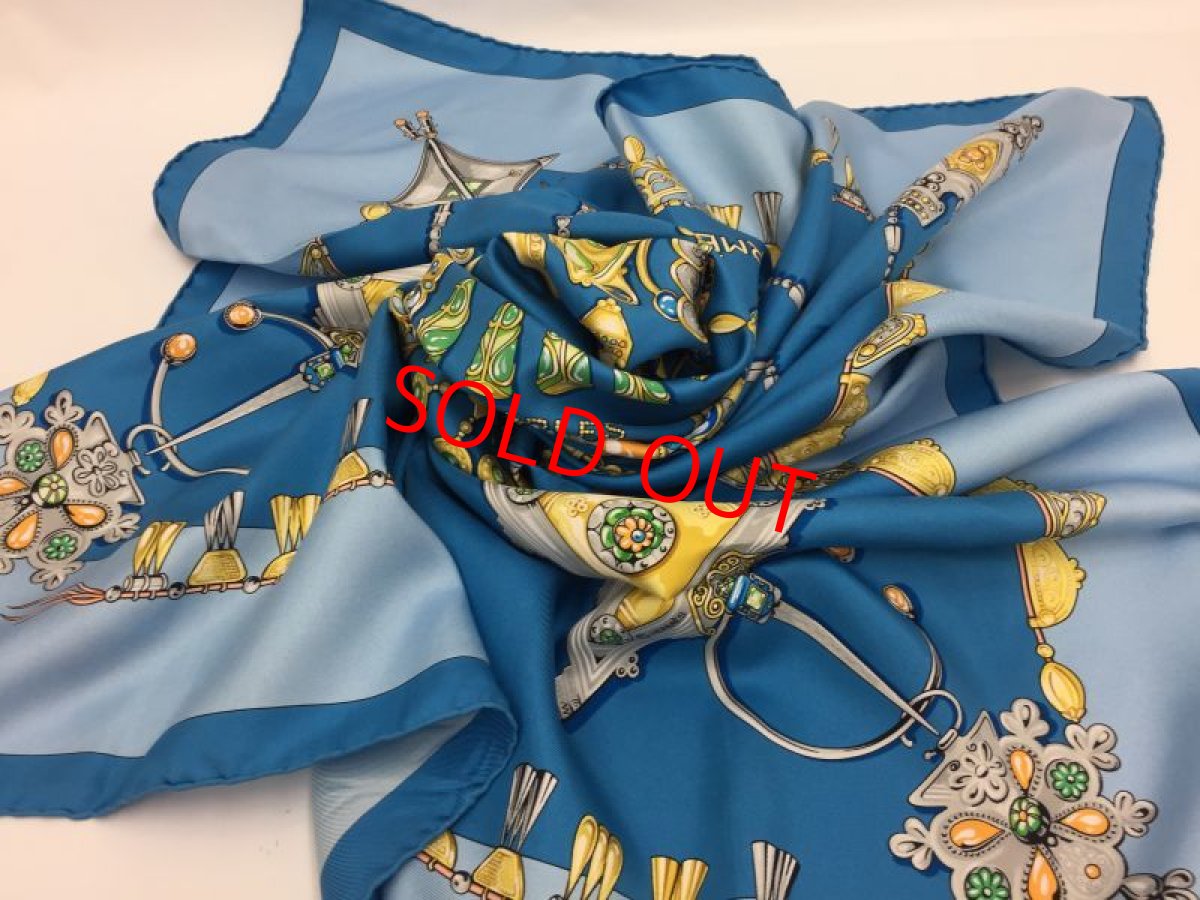 Photo6: Auth Hermes Scarf "Parures Des Sables" 100% Silk  9H070070n (6)
