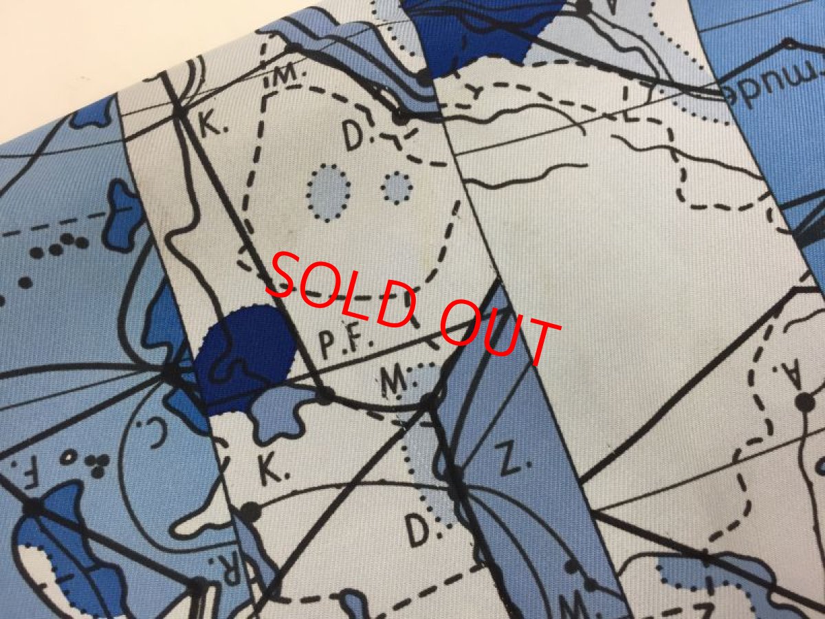 Photo8: Auth Hermes 100 % Silk Scarf "LE MONDE SET VASTE" made in France 0E120040n" (8)