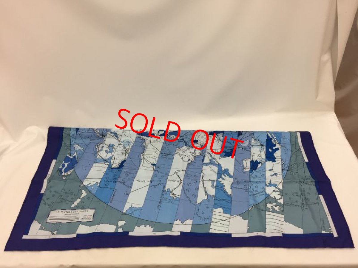 Photo5: Auth Hermes 100 % Silk Scarf "LE MONDE SET VASTE" made in France 0E120040n" (5)