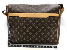 Photo2: Auth Louis Vuitton Vintage Monogram Abbesses Shoulder Bag M5257 0J130360n" (2)