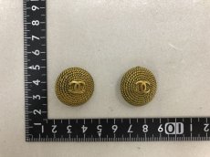 Photo2: Auth Chanel CC logo Gold tone Earrings Clip ons  0J210210n" (2)