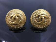 Photo1: Auth Chanel CC logo Gold tone Earrings Clip on  0L170160n" (1)