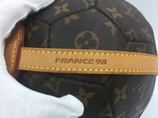 Photo4: Auth Louis Vuitton MONOGRAM WORLD CUP France 98 SOCCER BALL 1A200140n" (4)