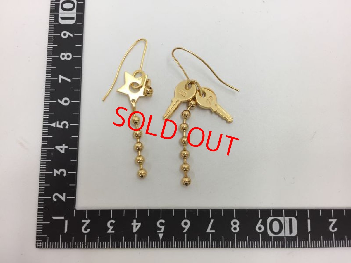 Photo2: Auth Dior Gold tone Shooting Star & Key motif L Piercing Earrings 1A260300n" (2)