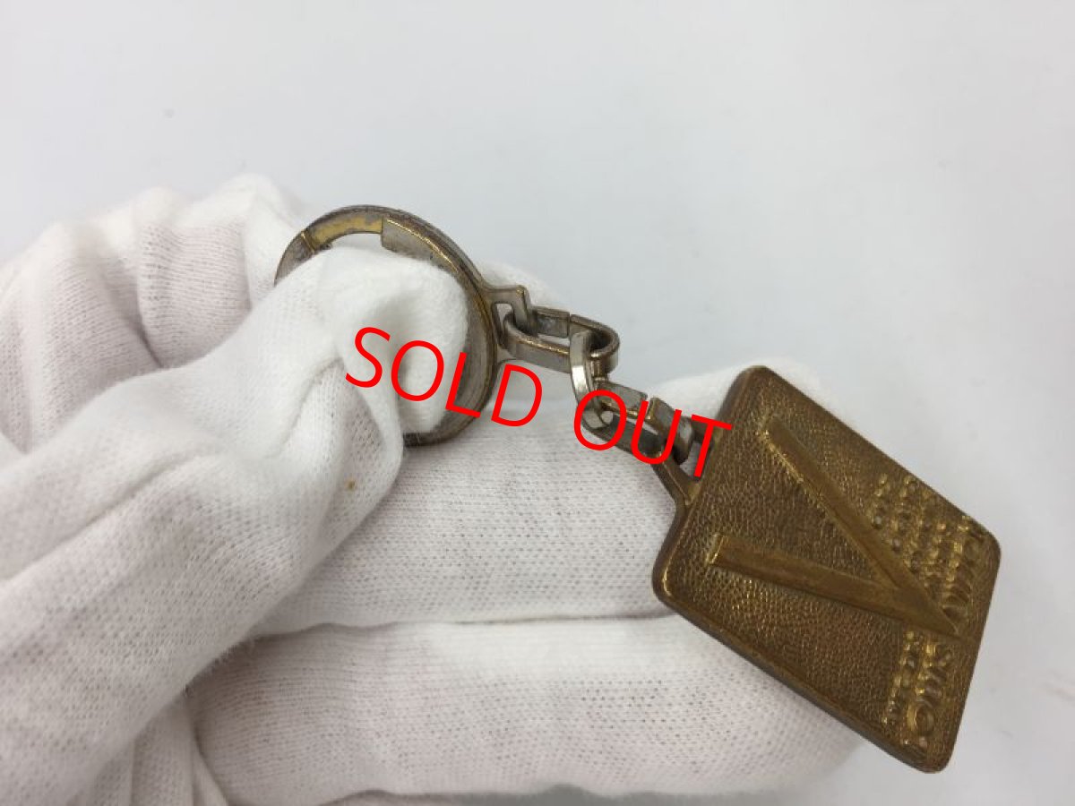 Photo7: Auth Louis Vuitton V (LV) mark Gold Tone key holder & bag Charm 1B240220n" (7)