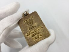 Photo8: Auth Louis Vuitton V (LV) mark Gold Tone key holder & bag Charm 1B240220n" (8)
