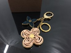 Photo1: Auth Louis Vuitton Monogram Flower Gold Tone key holder & bag Charm 1E190180n" (1)