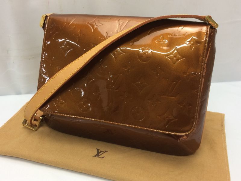 Louis Vuitton Monogram Vernis Thompson Street Shoulder Bag 