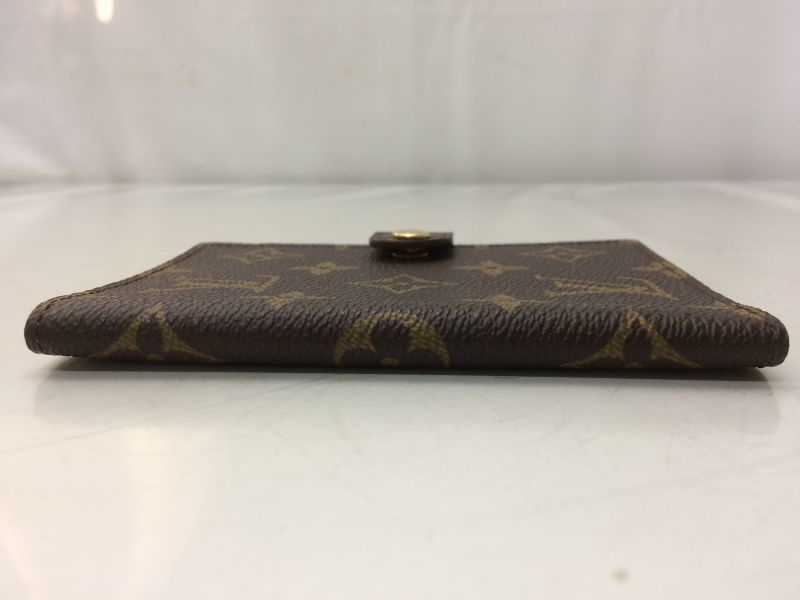 Pre-owned Louis Vuitton tri-fold wallet. Some slight - Depop