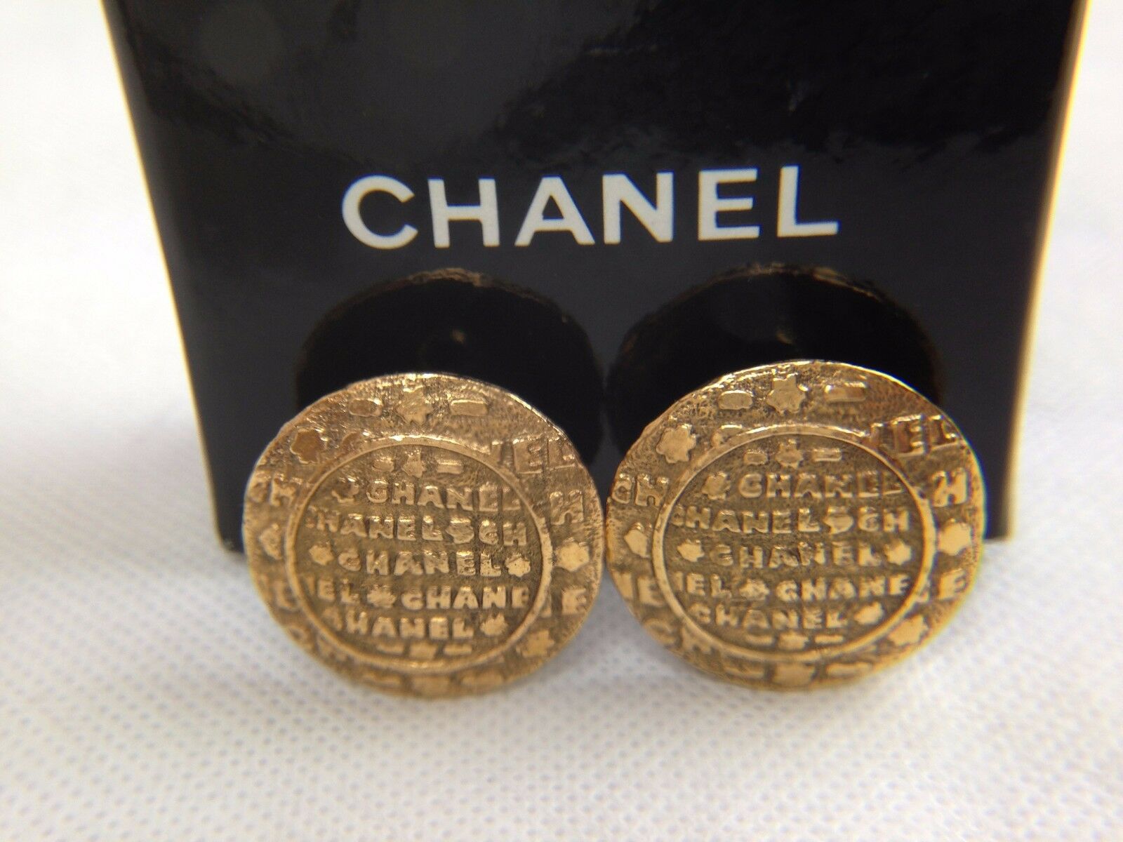 Authentic CHANEL Gold Tone Clip-on Earring Vintage 5I010290# - Tokyo  Vintage Store