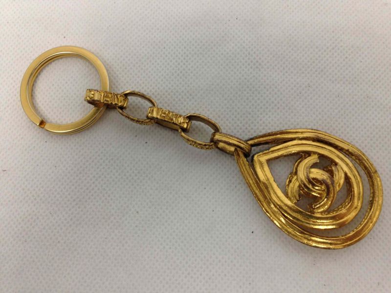 Chanel Gold Round Paris Keychain Q6A28J17DB002