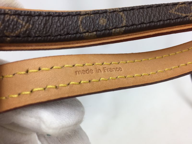 LOUIS VUITTON Baxter Dog Leash MM