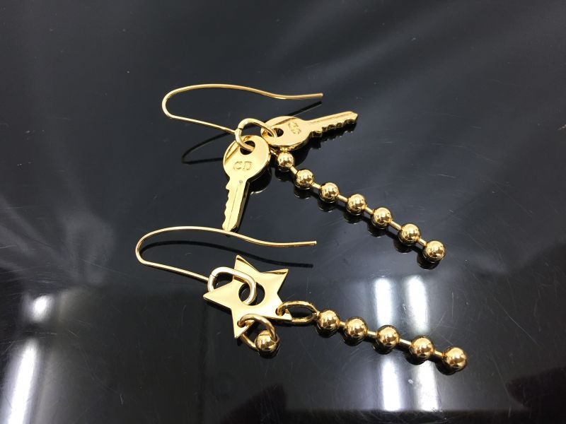 Auth Dior Gold tone Shooting Star & Key motif M Piercing Earrings 1A260190n