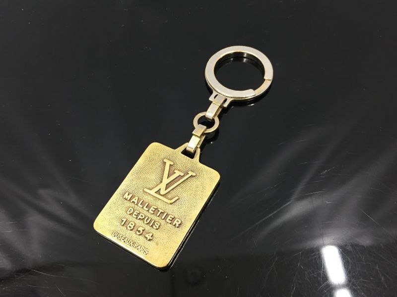 Auth Louis Vuitton Gold Tone Novelty Key Holder Bag charm 1B170250n