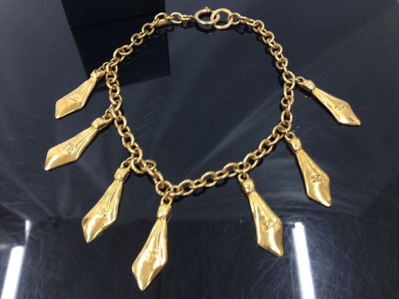 Auth Chanel vintage necklace in Gold metal 3G190060K