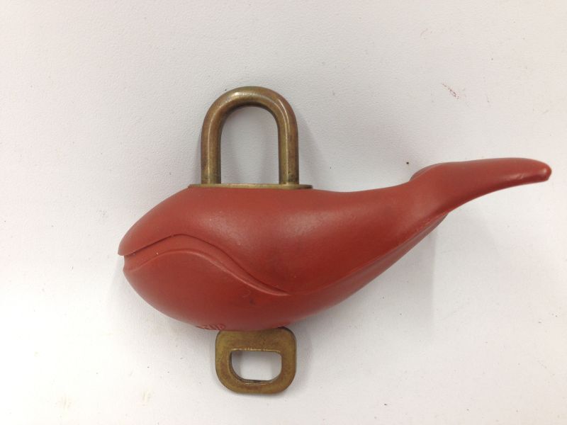 LOUIS VUITTON LV Cup 1995 Whale Padlock Key (#305) Vintage 3I060150K