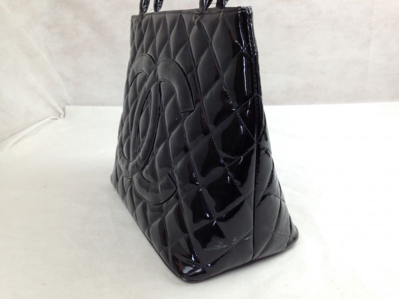 chanel patent leather tote shoulder